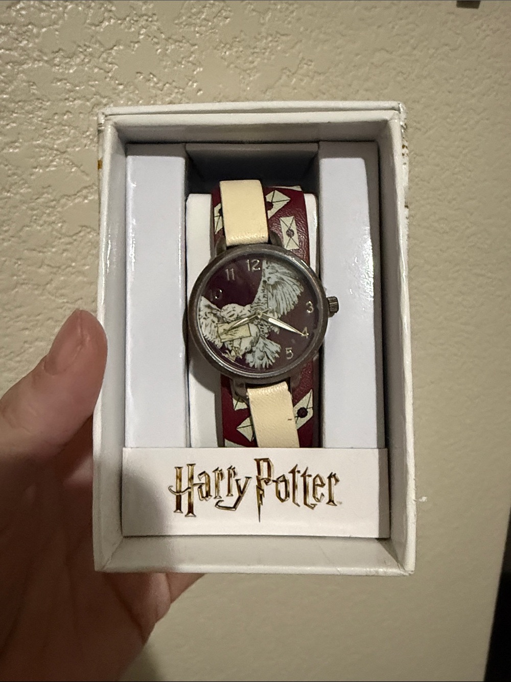 Warner Bros. Harry Potter Red and Cream Owl Dial Women’s Watch